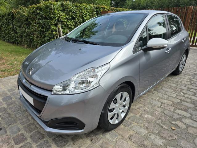Peugeot 208 1.2i