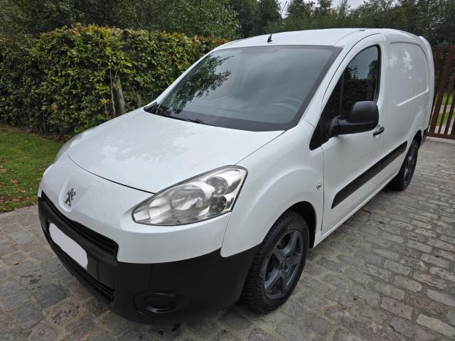 Peugeot Partner 1.6 HDI lichte vracht L2 - 3 zitplaatsen (Euro 5b)