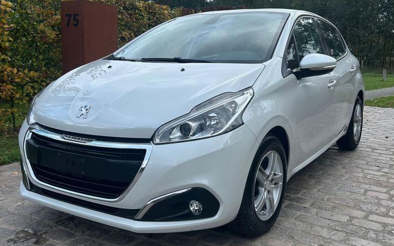 Peugeot 208 1.2i