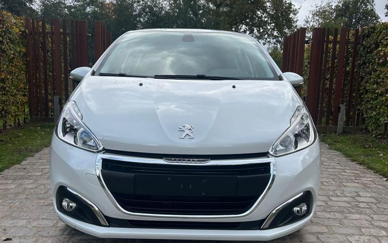 Peugeot 208 1.2i