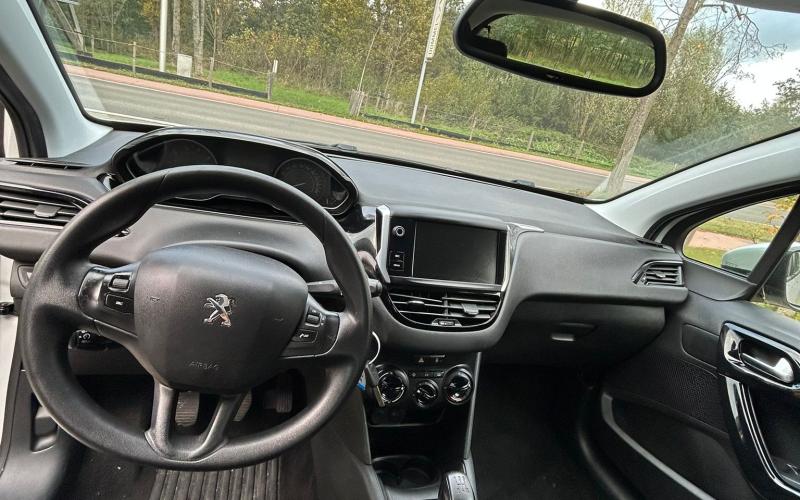 Peugeot 208 1.2i