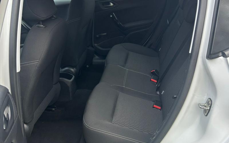 Peugeot 208 1.2i