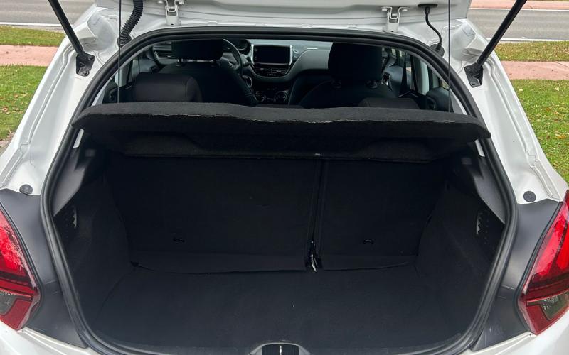 Peugeot 208 1.2i
